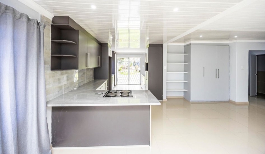 4 Bedroom Property for Sale in Sunnyridge Eastern Cape